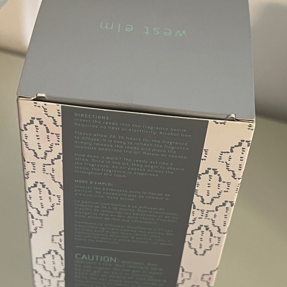 NEW WEST ELM REED DIFFUSER SHIMMERING BALSAM HOME ROOM FRAGRANCE - Picture 3 of 4